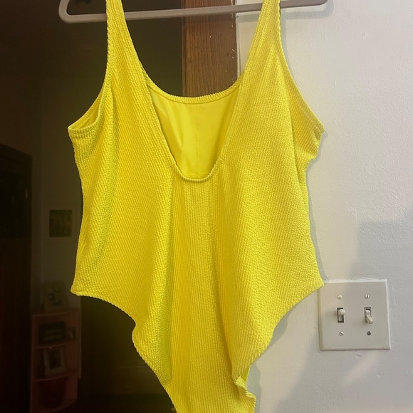 H&M bathing suit - Picture 2 of 2